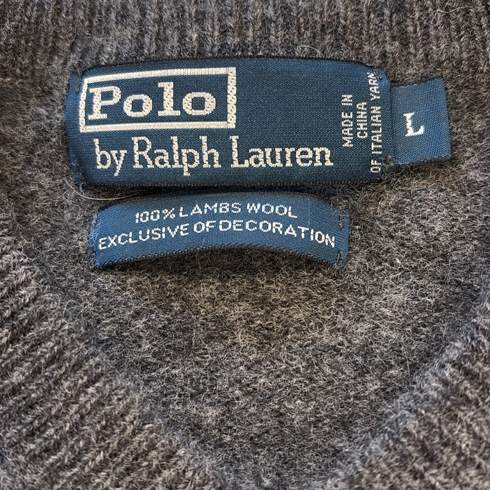 Ralph Lauren 100% lambs wool v neck sweater - Picture 2 of 5